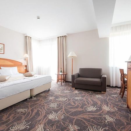 Vitalmed Hotel Шарвар Экстерьер фото
