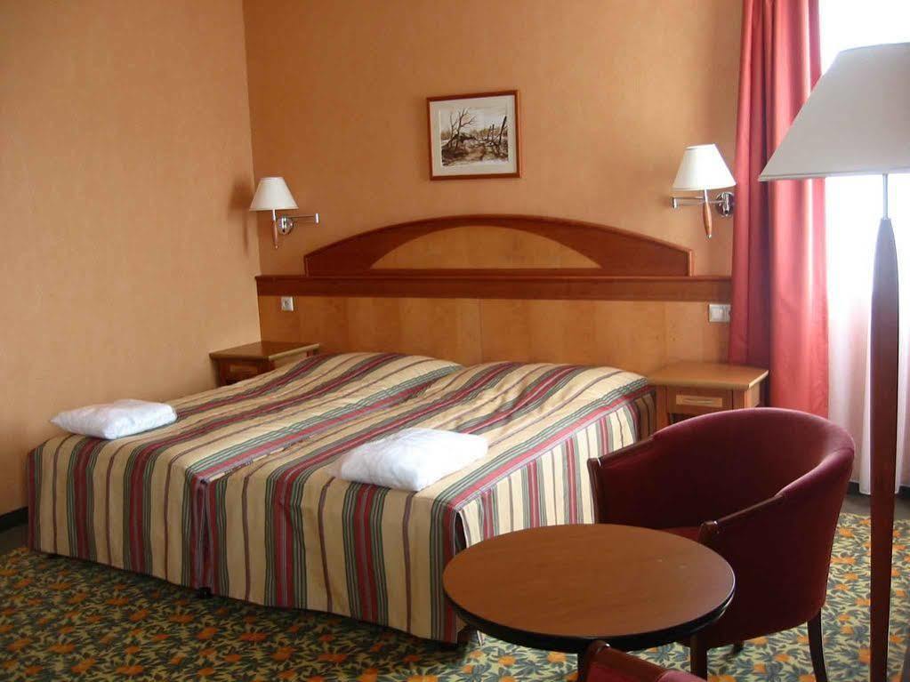 Vitalmed Hotel Шарвар Экстерьер фото