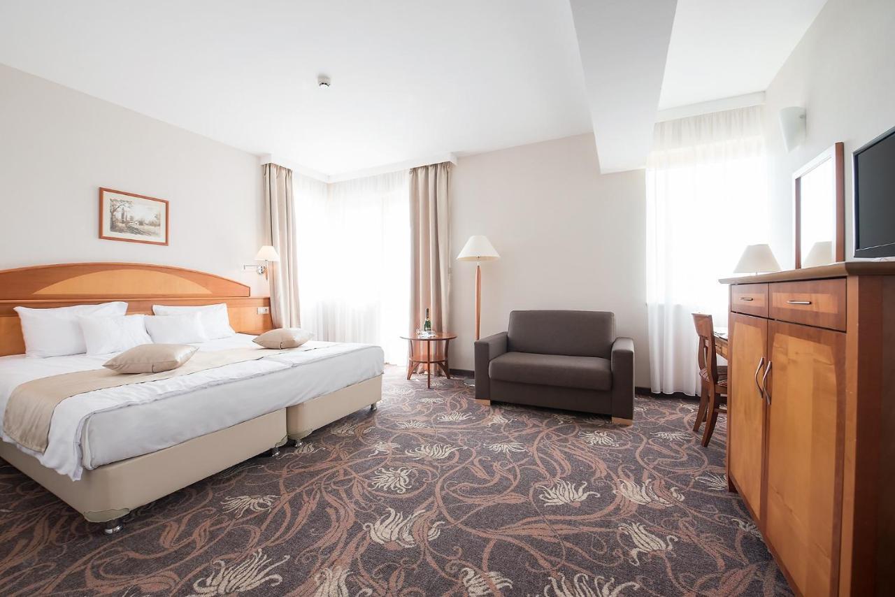 Vitalmed Hotel Шарвар Экстерьер фото