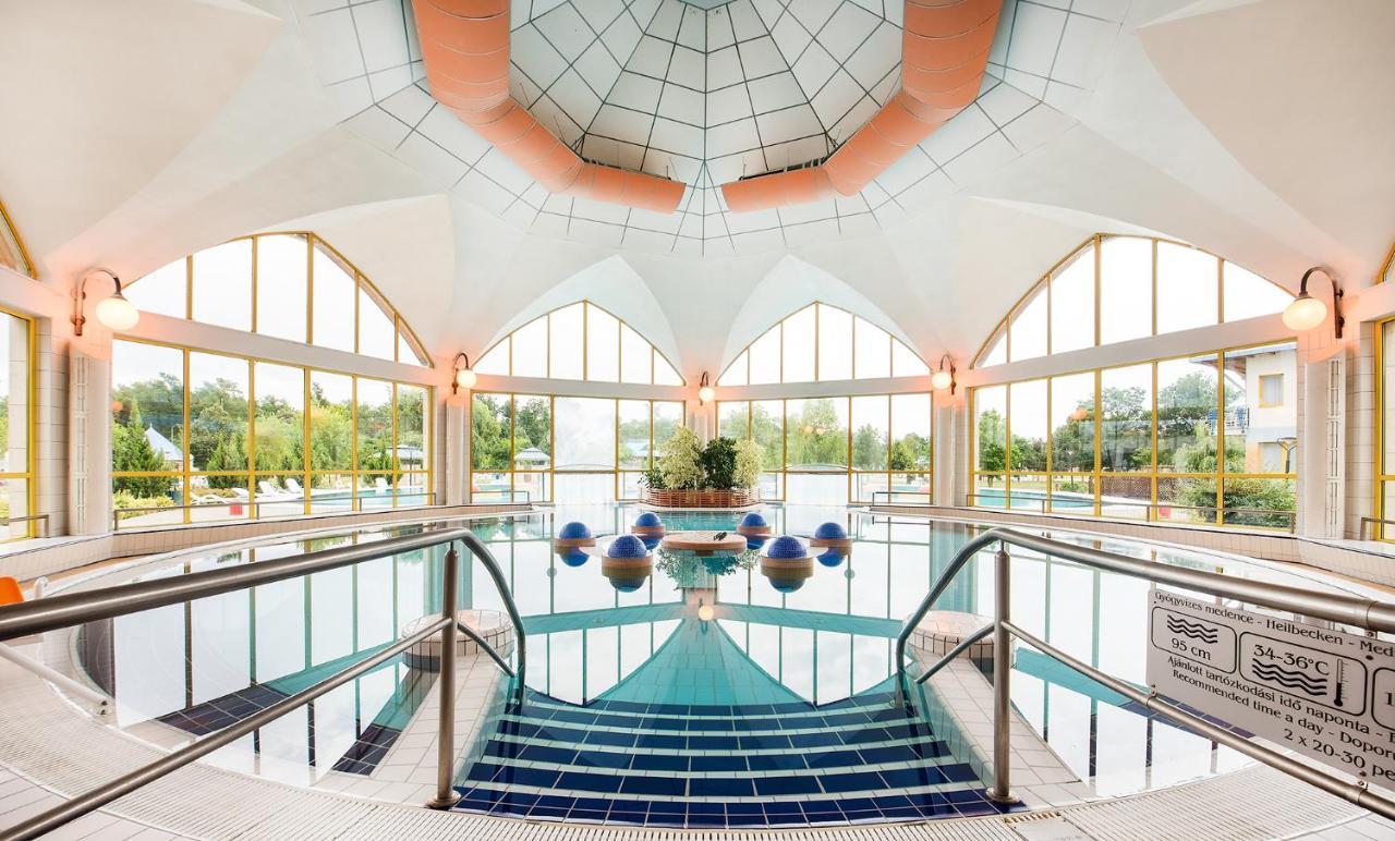 Vitalmed Hotel Шарвар Экстерьер фото